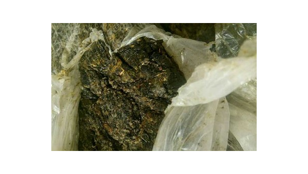 红蜂胶的作用与功效与作用及禁忌，红蜂胶，作用全面，功效显著，有哪些禁忌需要注意？