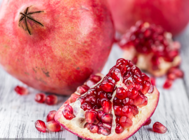 石榴营养品成分和作用及功效，石榴营养品成分丰富，其作用与功效究竟如何？